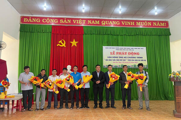LỄ PHÁT ĐỘNG VÀ KHỞI CÔNG XÂY DỰNG NHÀ Ở THUỘC CHƯƠNG TRÌNH “ XÓA NHÀ TẠM, NHÀ DỘT NÁT” TRÊN ĐỊA BÀN XÃ SƠN HẠ